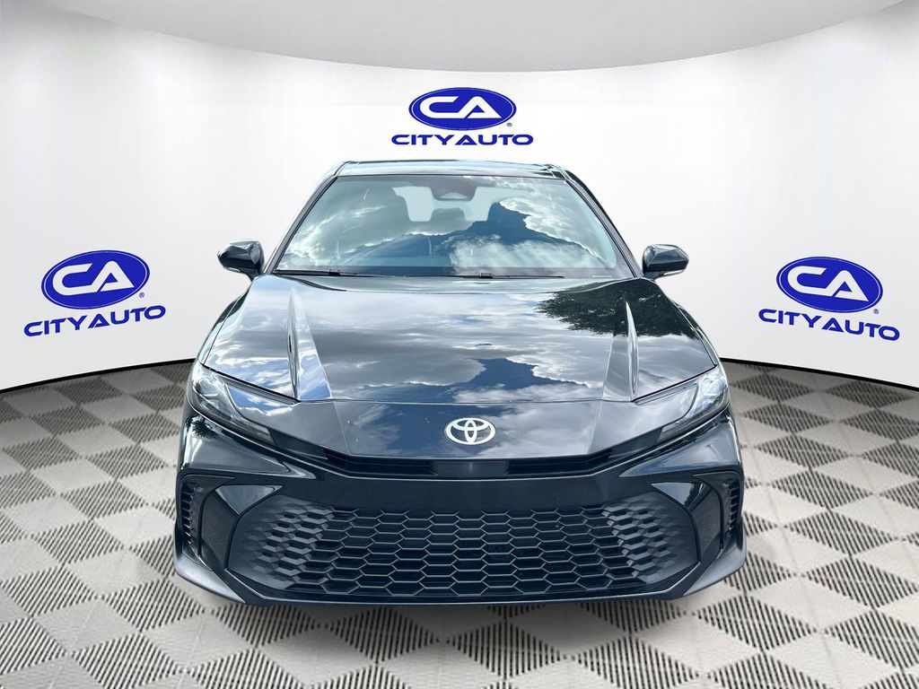 Vehicle photo 10