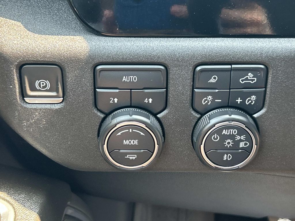 Vehicle photo 42