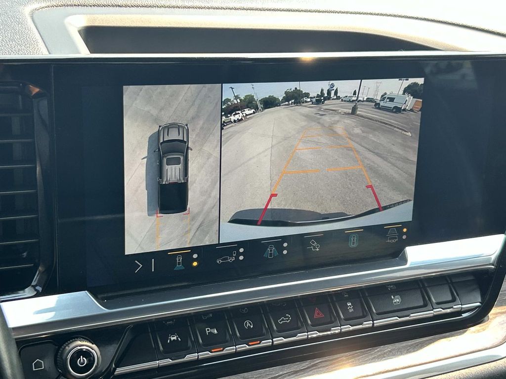 Vehicle photo 35
