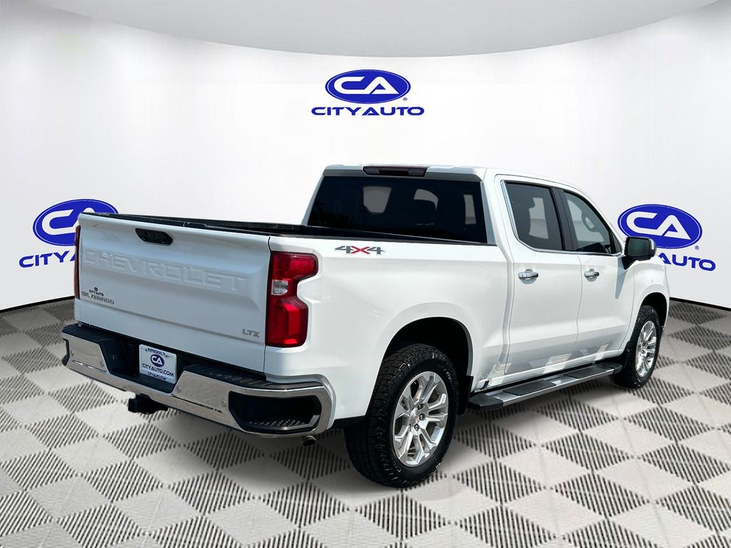 Vehicle photo 3