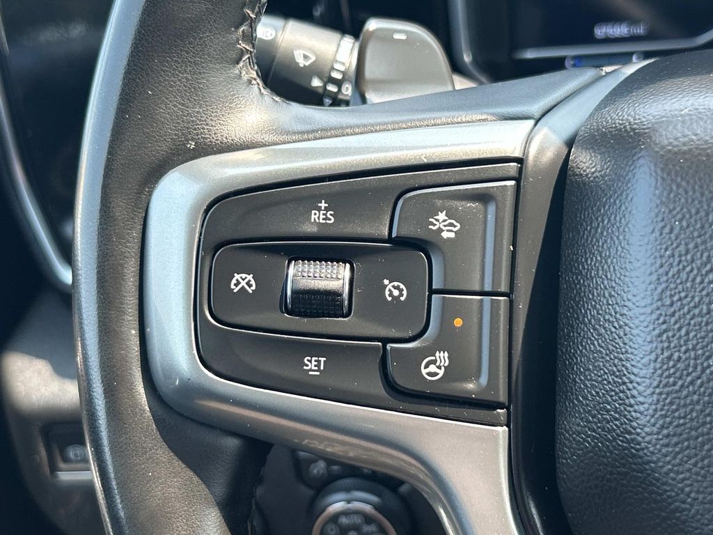 Vehicle photo 41