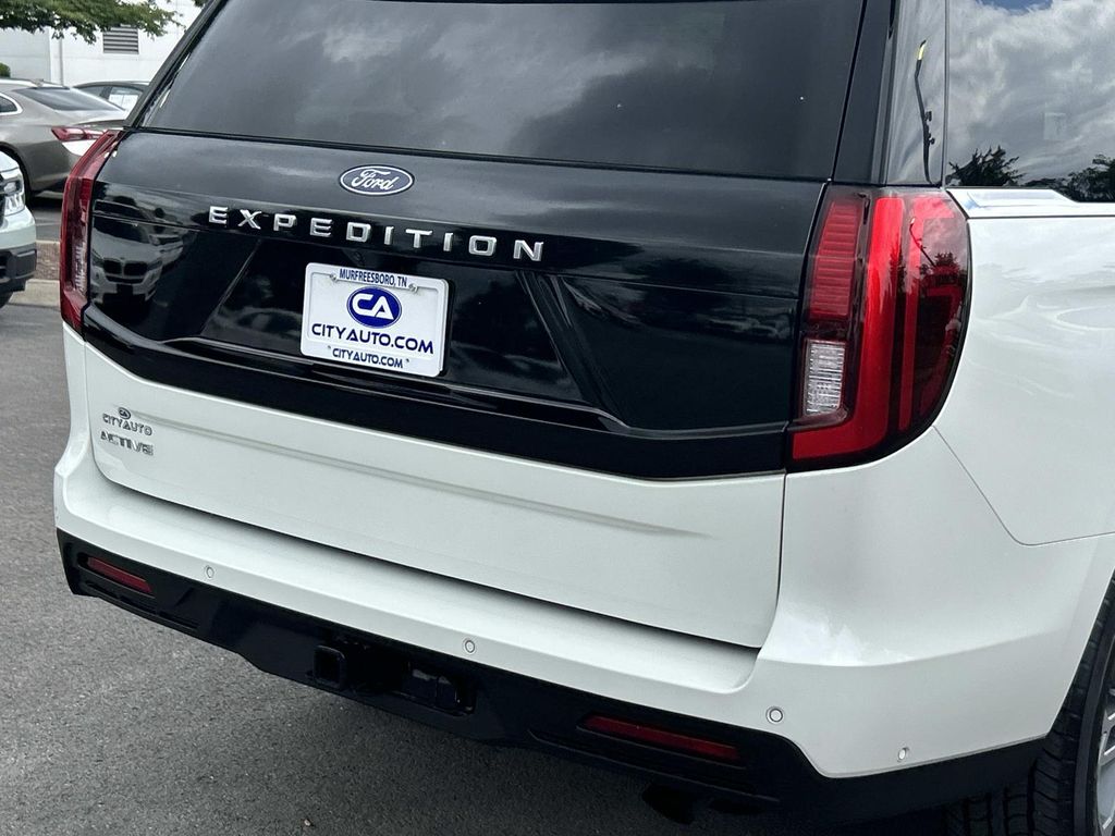 Used 2025 Ford Expedition SUV
