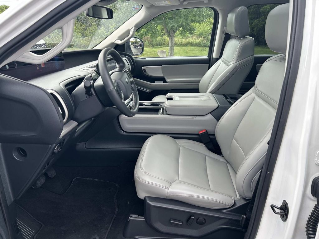 Used 2025 Ford Expedition SUV