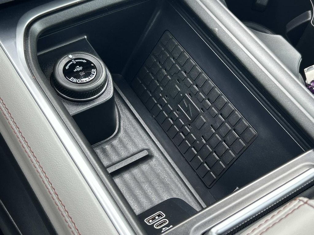 Used 2025 Ford Expedition SUV