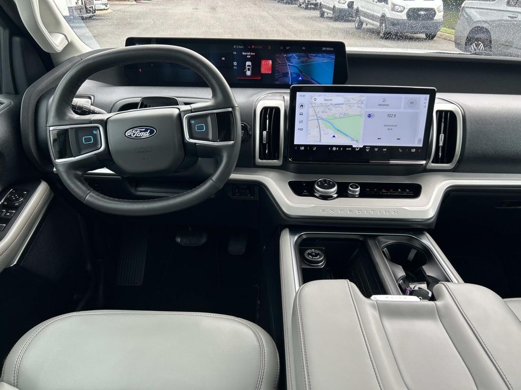 Used 2025 Ford Expedition SUV