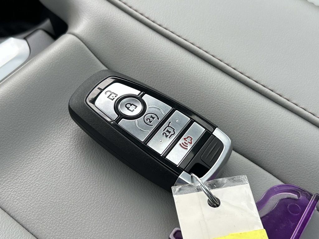 Used 2025 Ford Expedition SUV