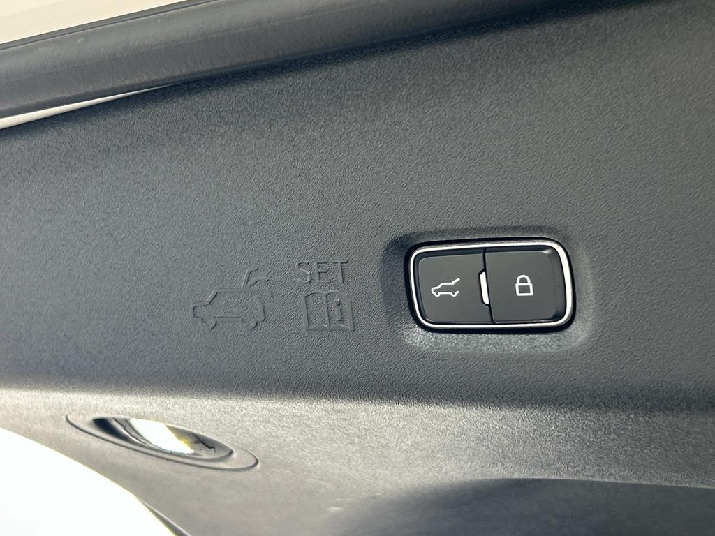 Used 2025 Ford Expedition SUV