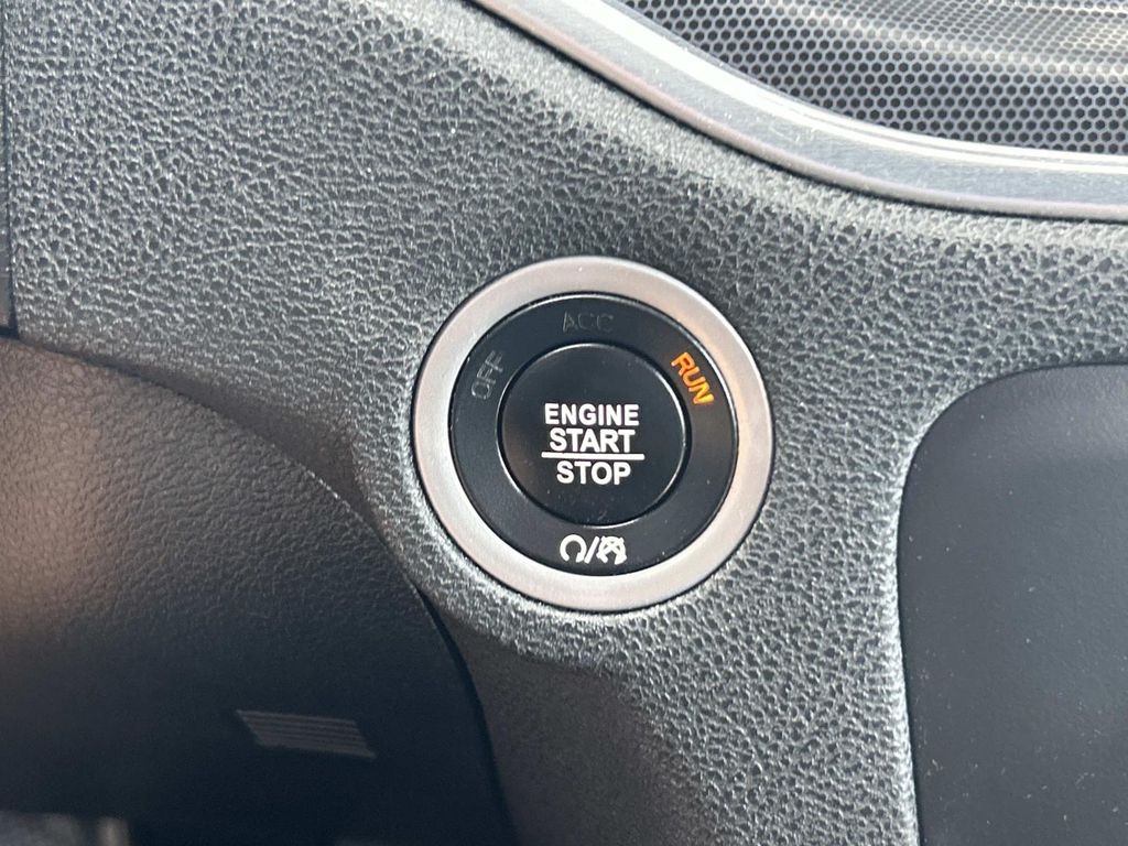Used 2018 Dodge Charger Sedan