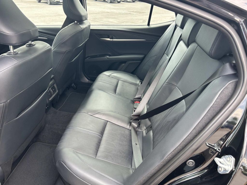 Used 2025 Toyota Camry Hybrid Sedan