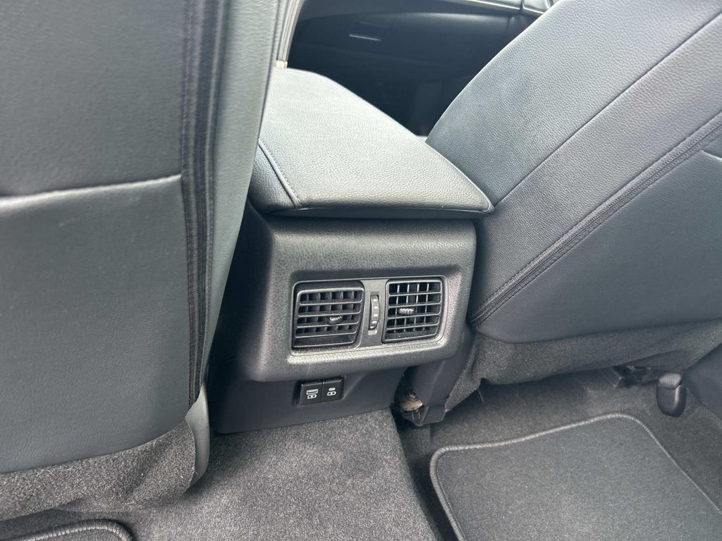 Used 2025 Toyota Camry Hybrid Sedan
