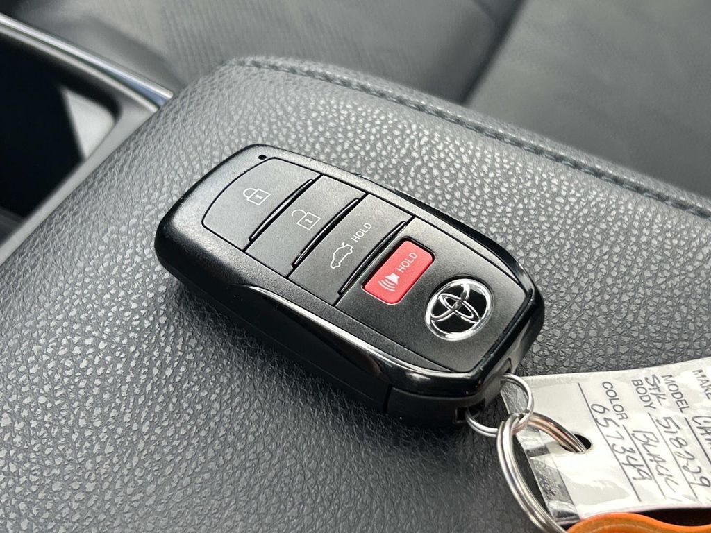Used 2025 Toyota Camry Hybrid Sedan