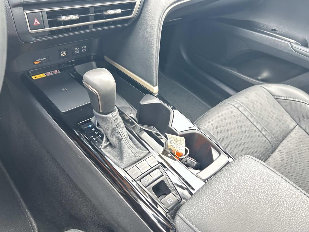 Used 2025 Toyota Camry Hybrid Sedan