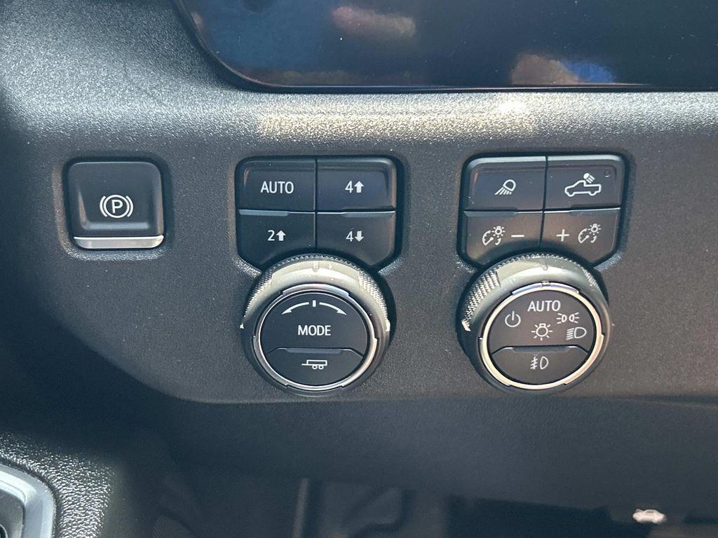 Vehicle photo 42