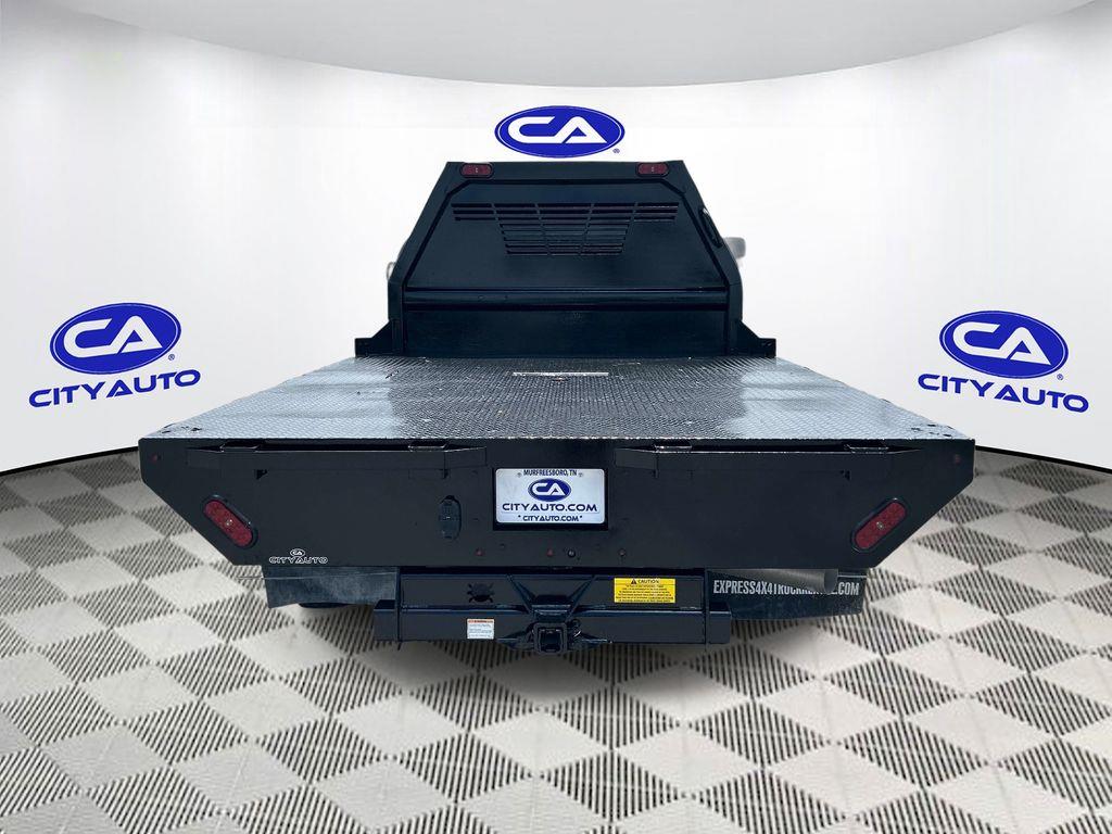 Vehicle photo 5