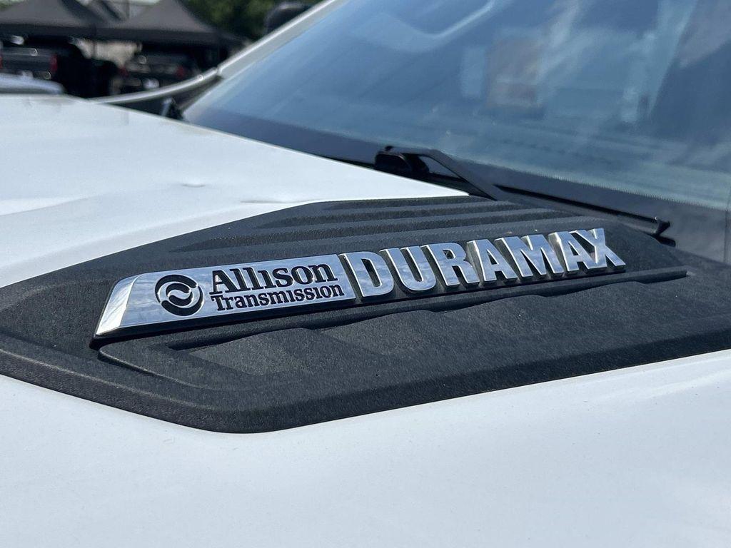 Vehicle photo 22