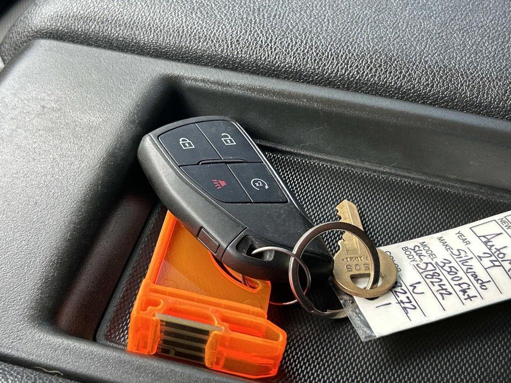 Vehicle photo 39
