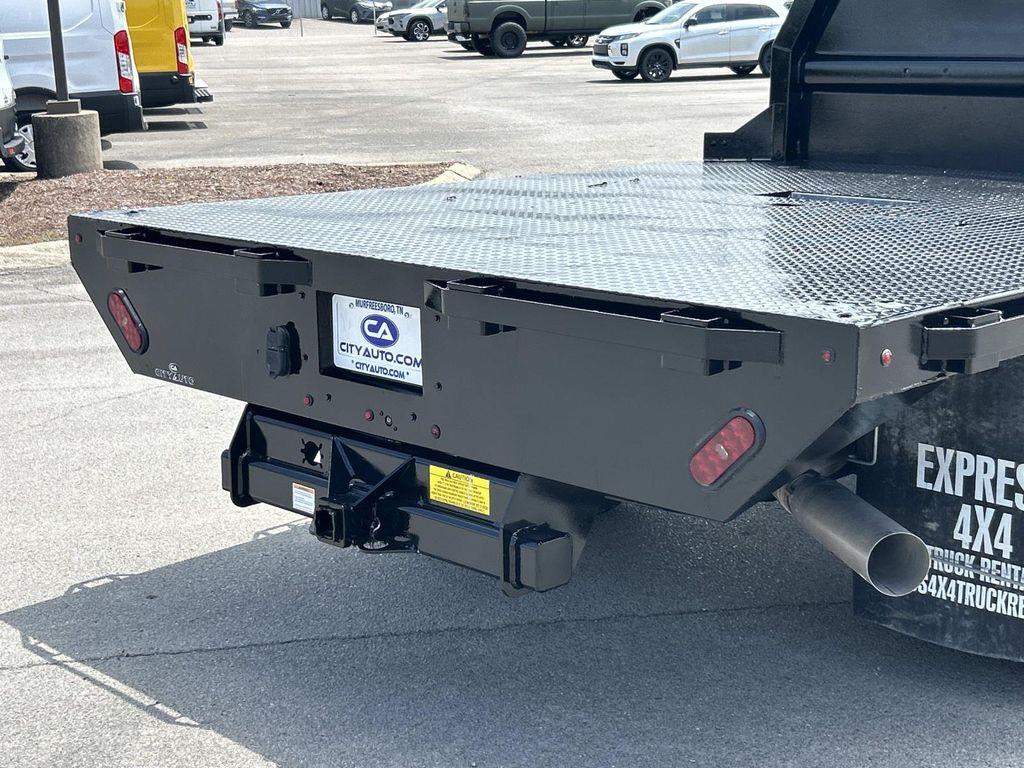 Vehicle photo 14