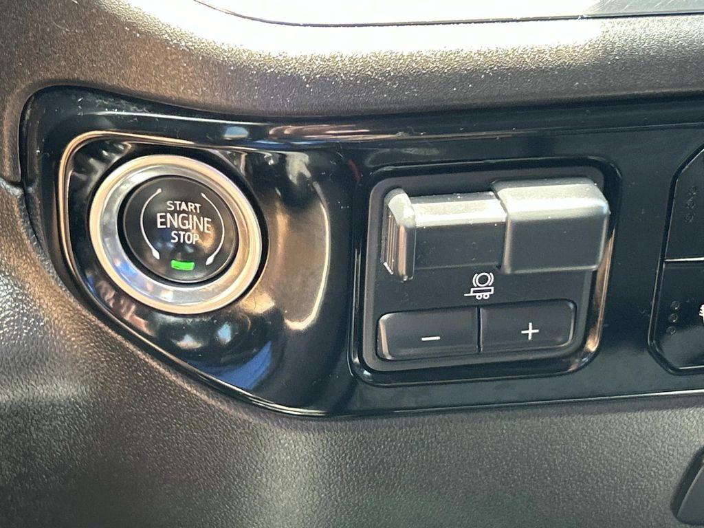 Vehicle photo 36