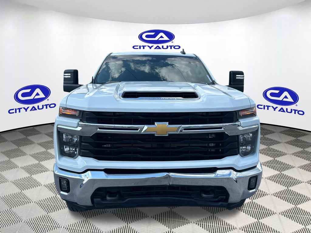 Vehicle photo 11