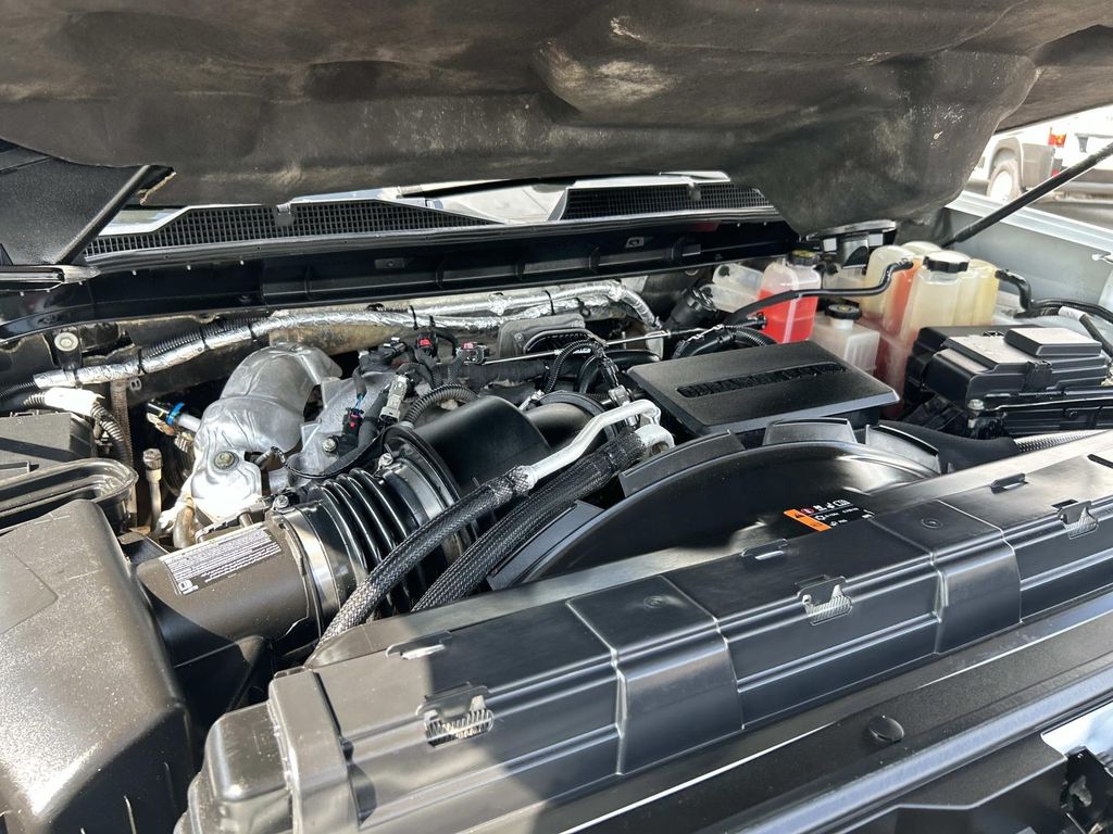 Vehicle photo 20