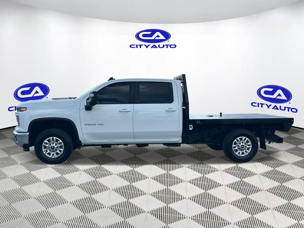 Vehicle photo 8