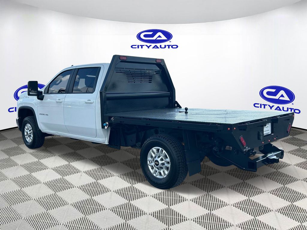 Vehicle photo 7