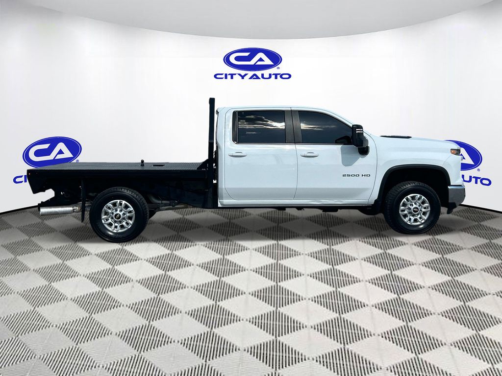 Vehicle photo 2