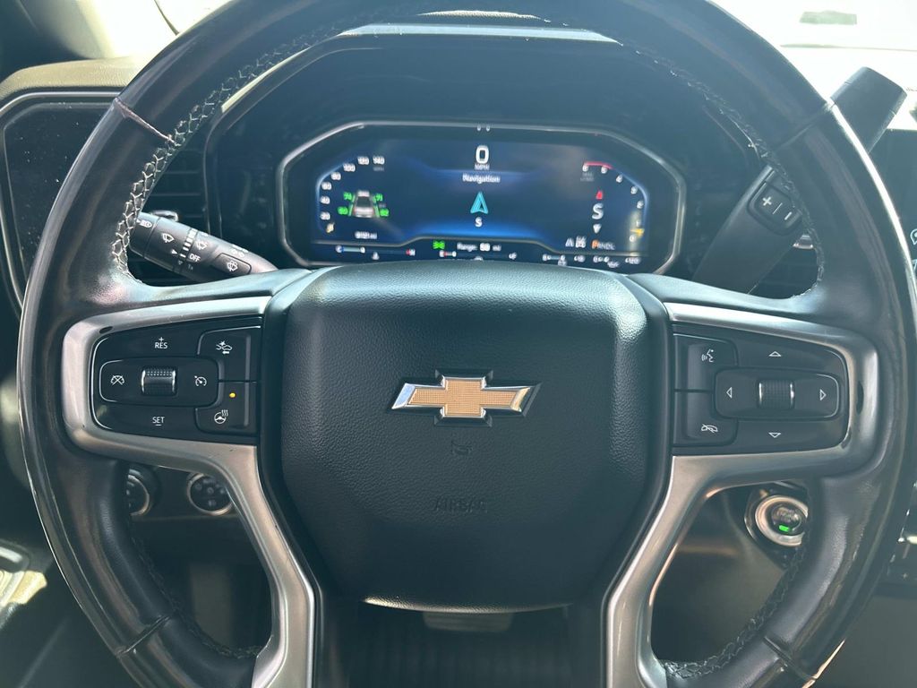 Vehicle photo 38
