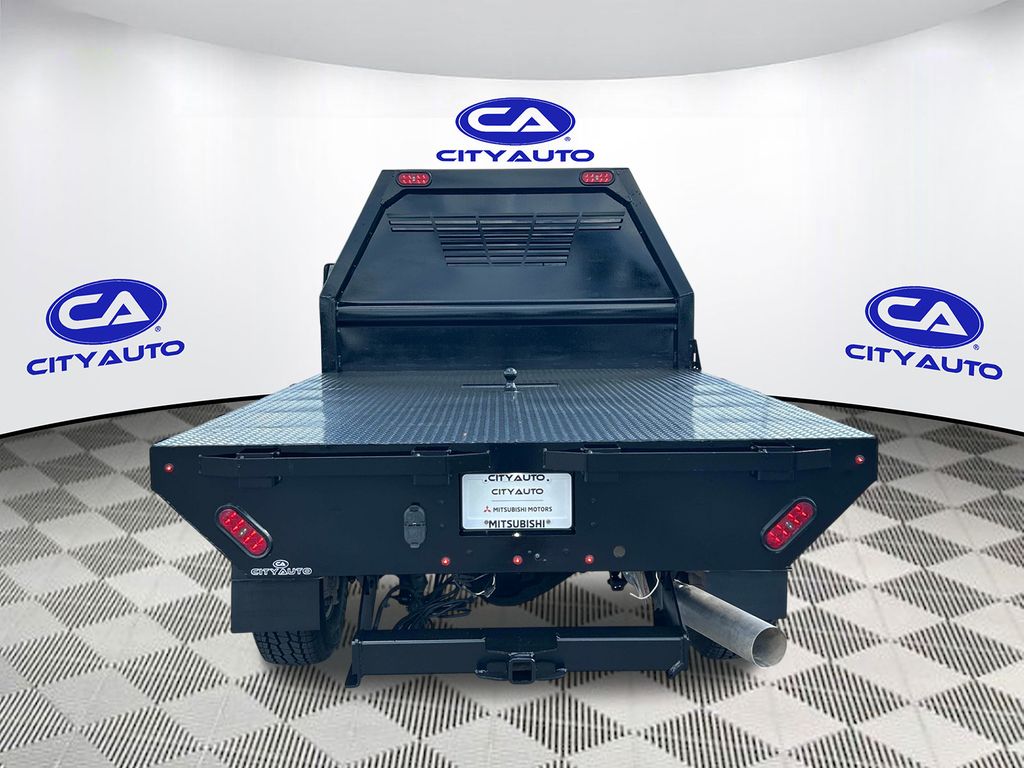 Vehicle photo 5
