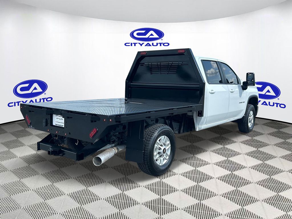 Vehicle photo 4