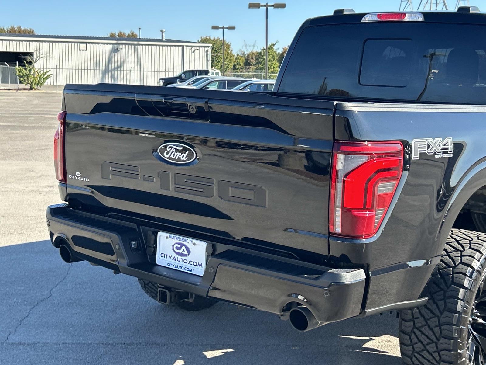 Vehicle photo 13