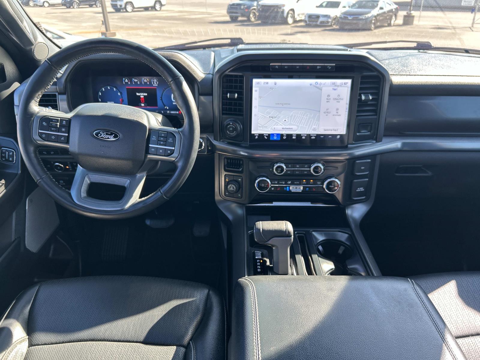 Vehicle photo 25