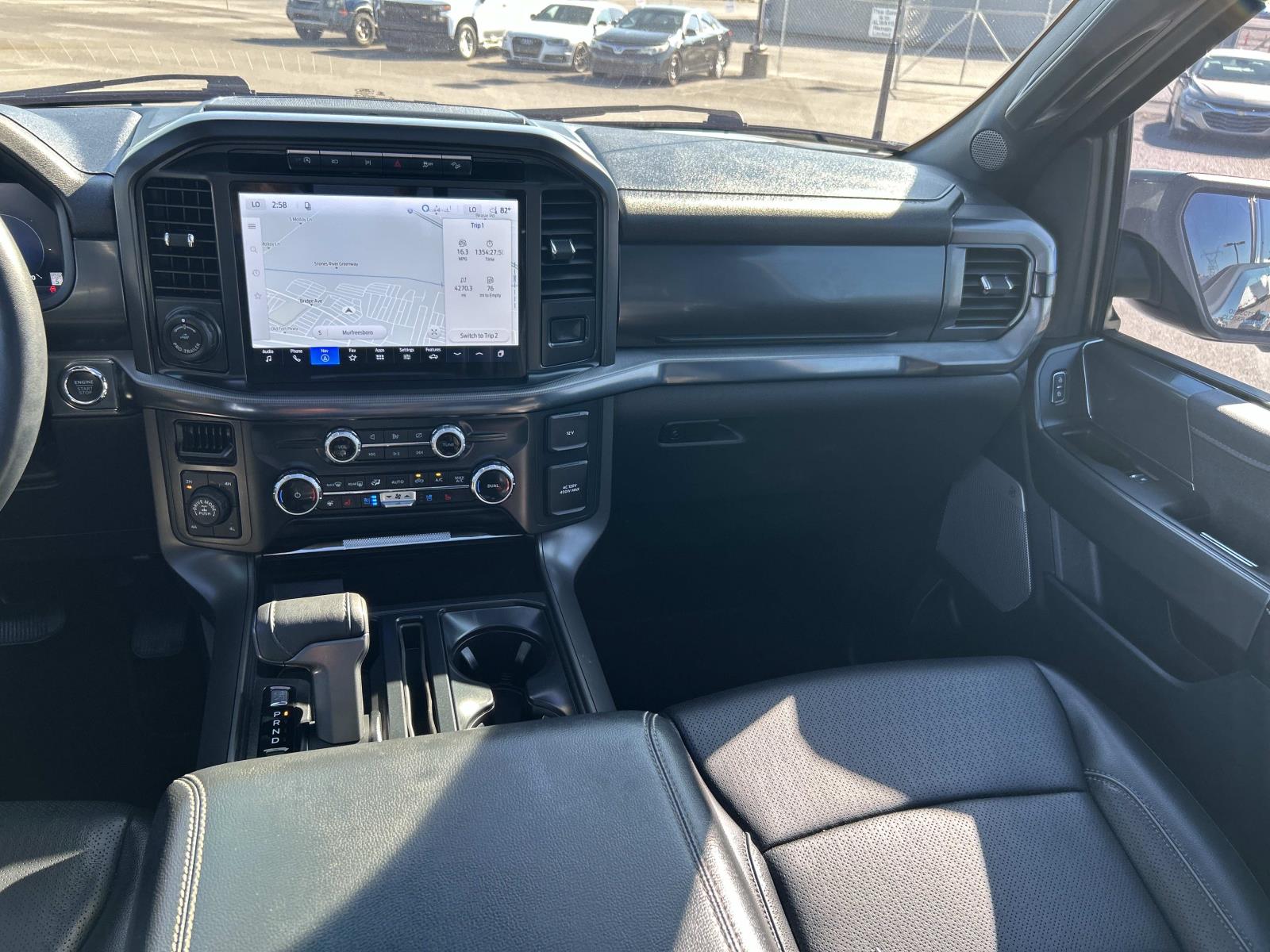 Vehicle photo 26