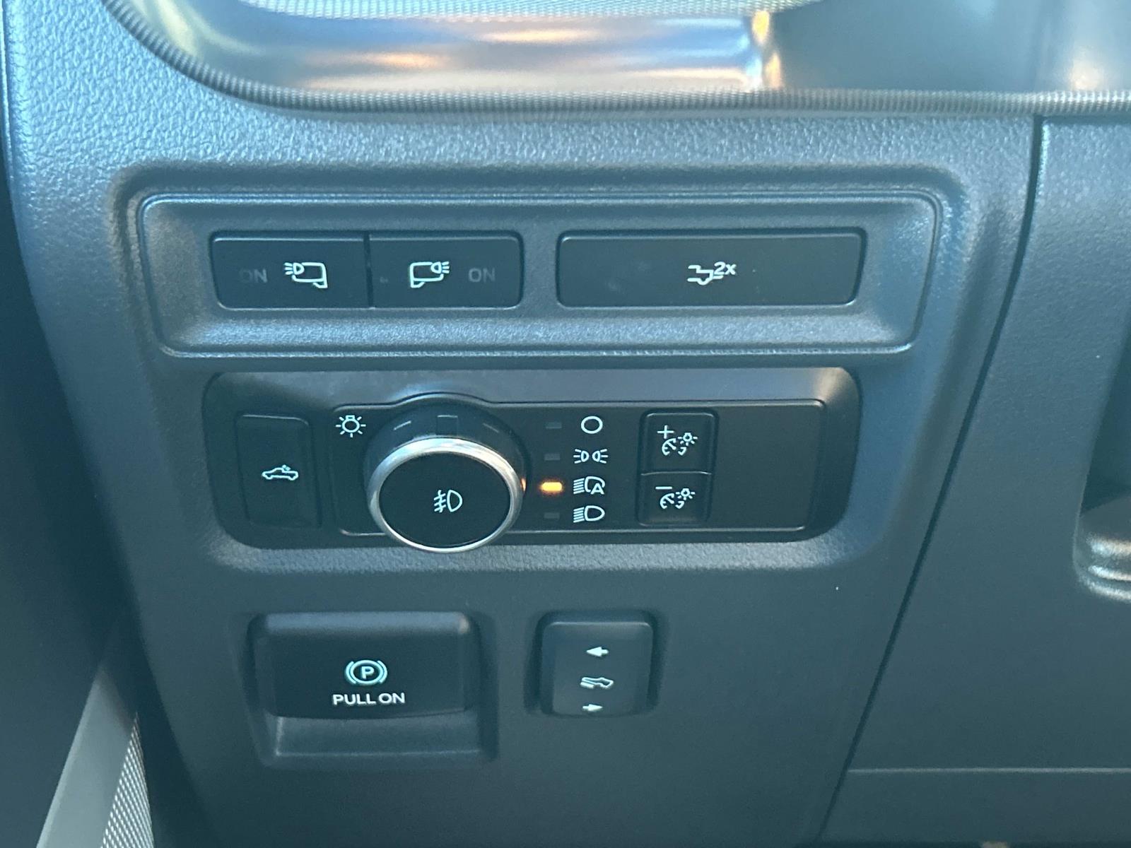 Vehicle photo 45