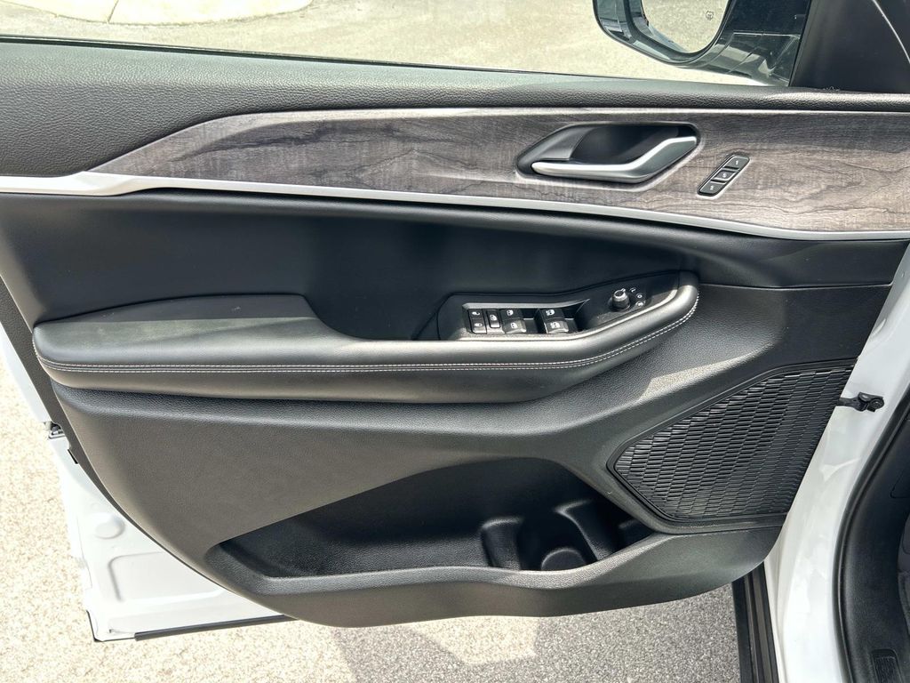 Used 2023 Jeep Grand Cherokee L SUV