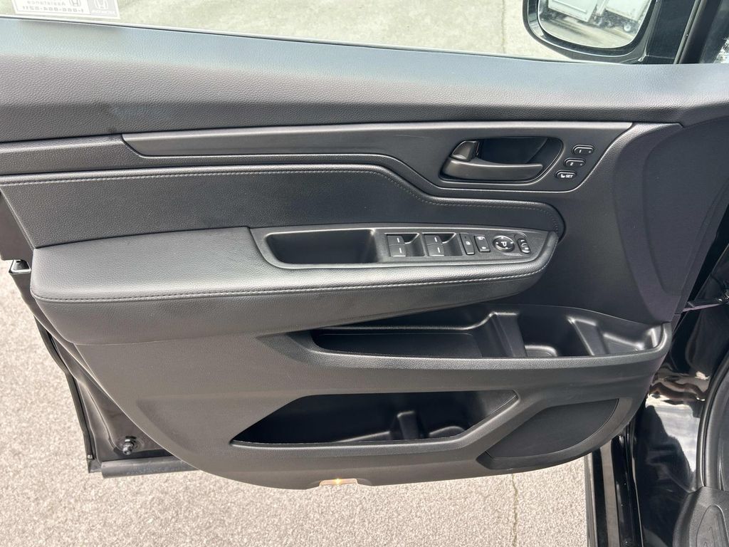 Used 2025 Honda Odyssey Van
