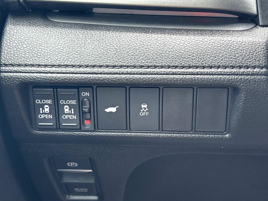 Used 2025 Honda Odyssey Van