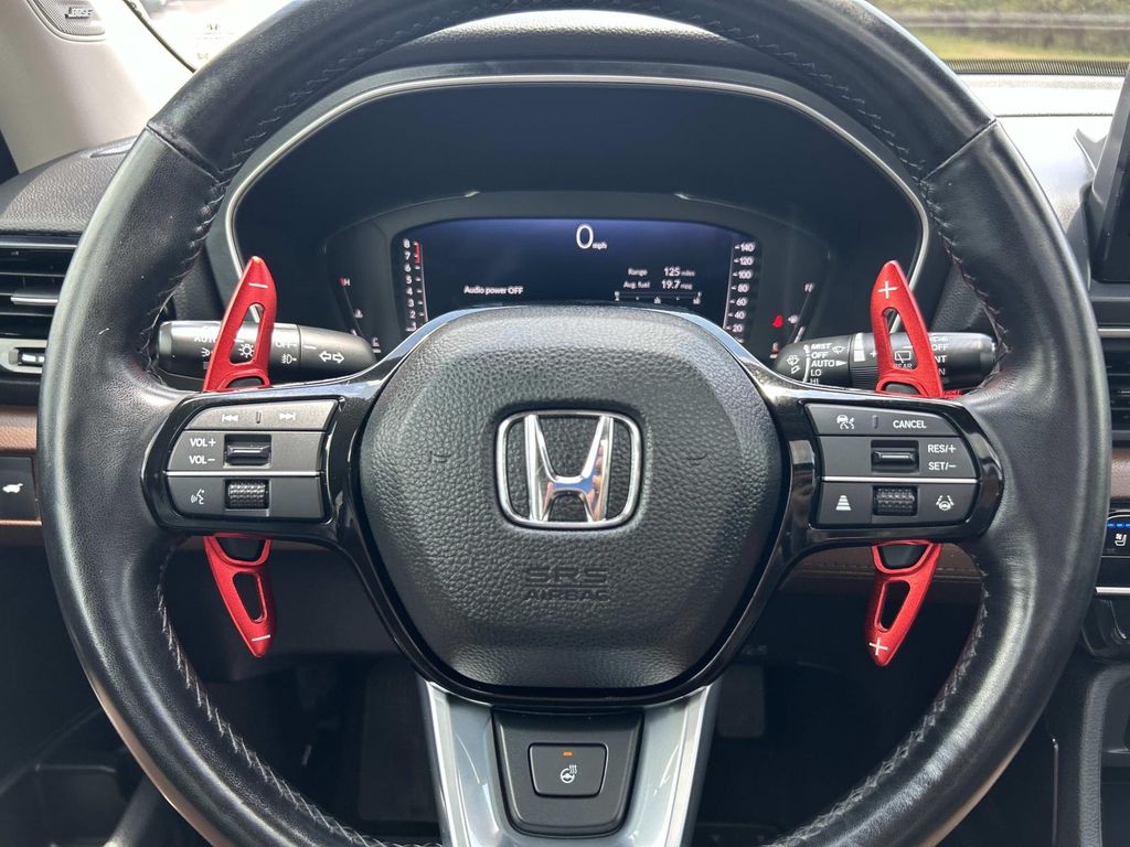 Used 2025 Honda Pilot SUV