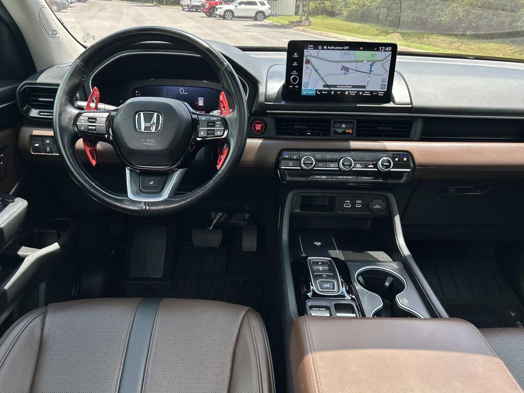 Used 2025 Honda Pilot SUV