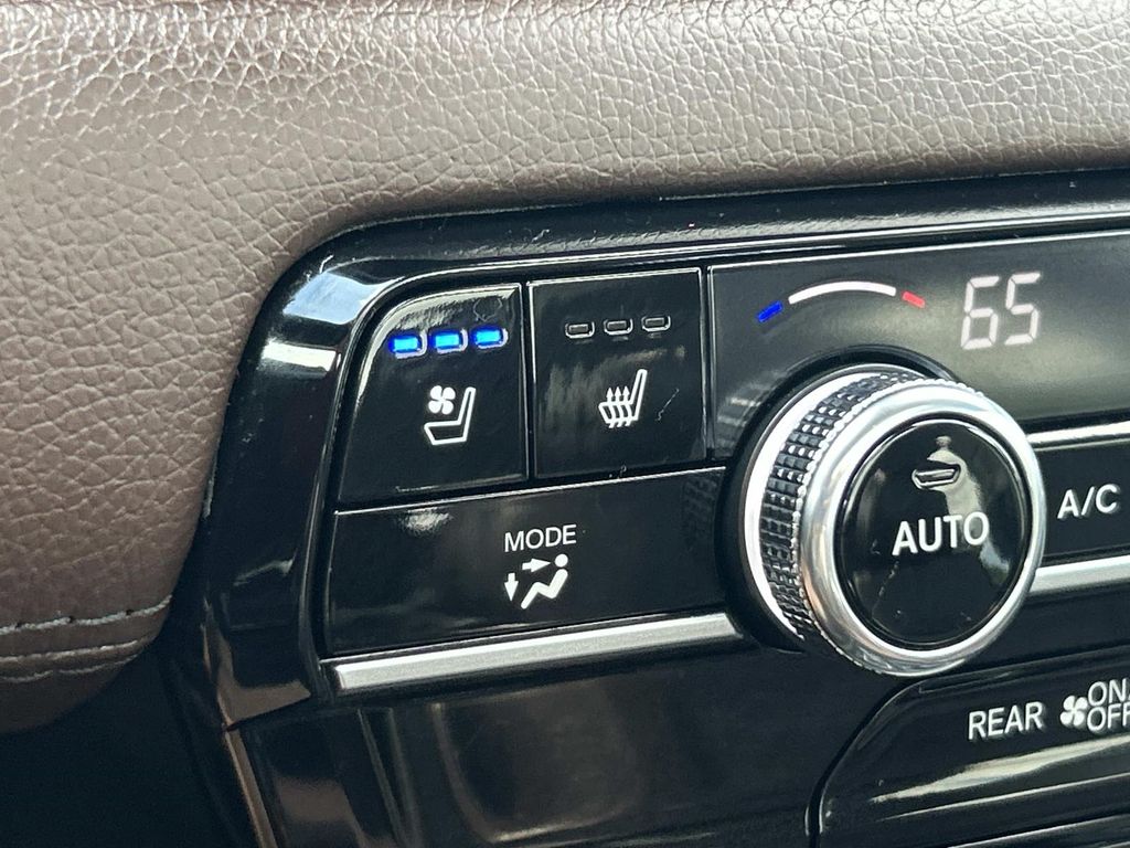 Used 2025 Honda Pilot SUV