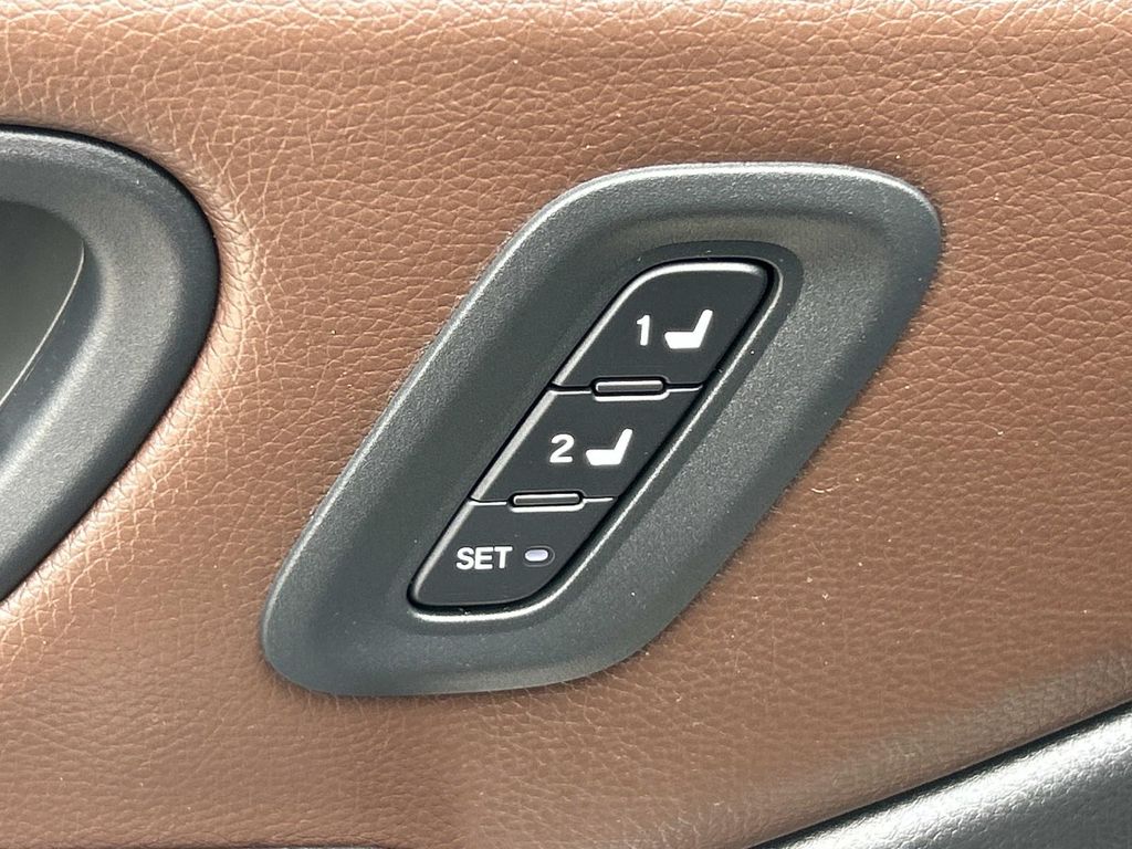 Used 2025 Honda Pilot SUV