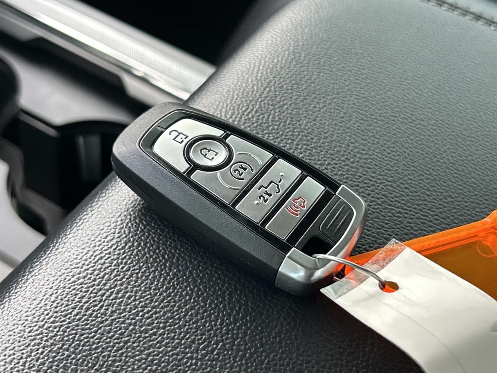 Vehicle photo 42