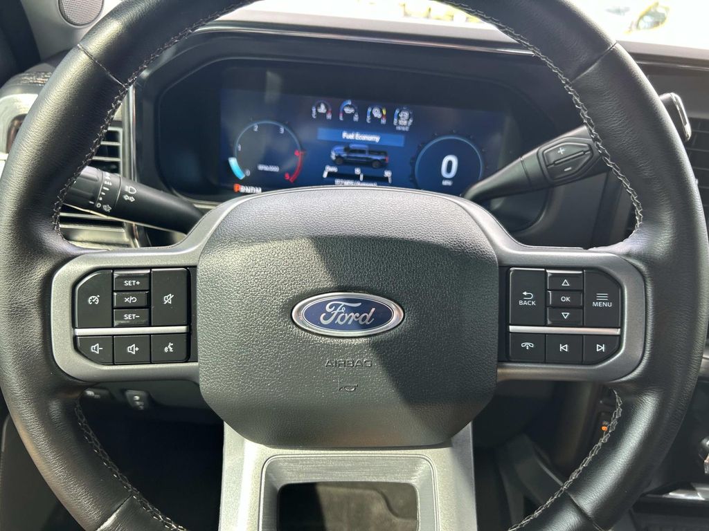 Vehicle photo 43