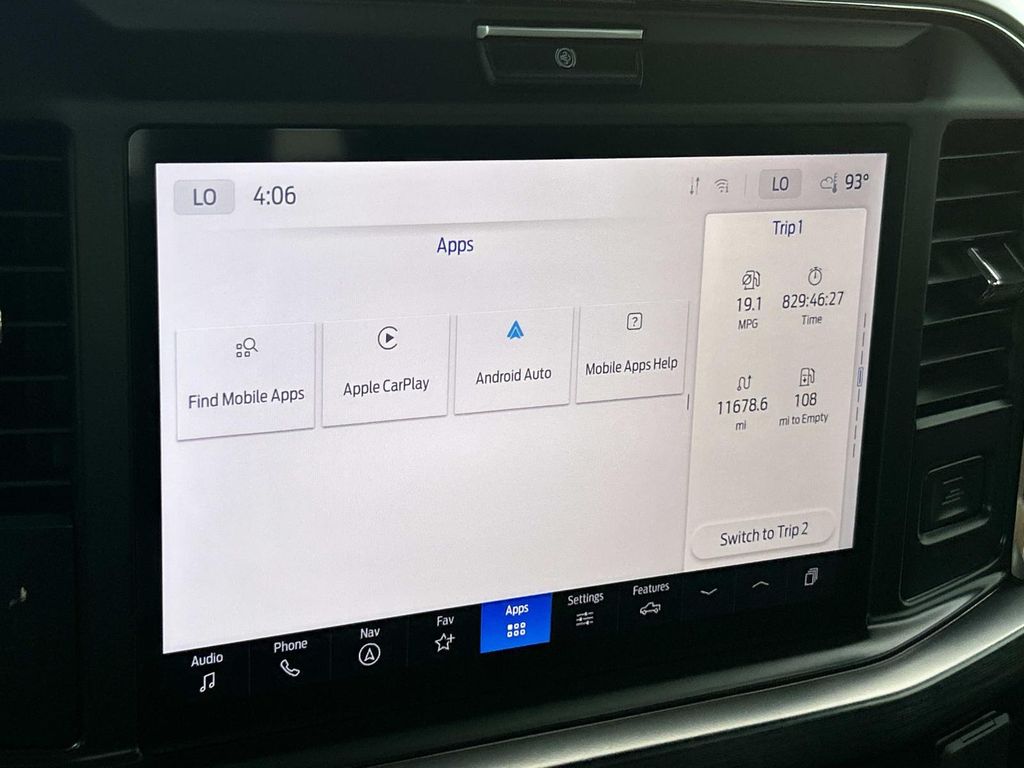 Vehicle photo 37