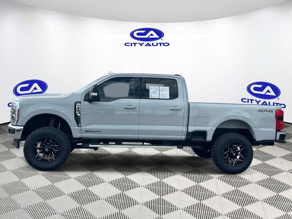Vehicle photo 7