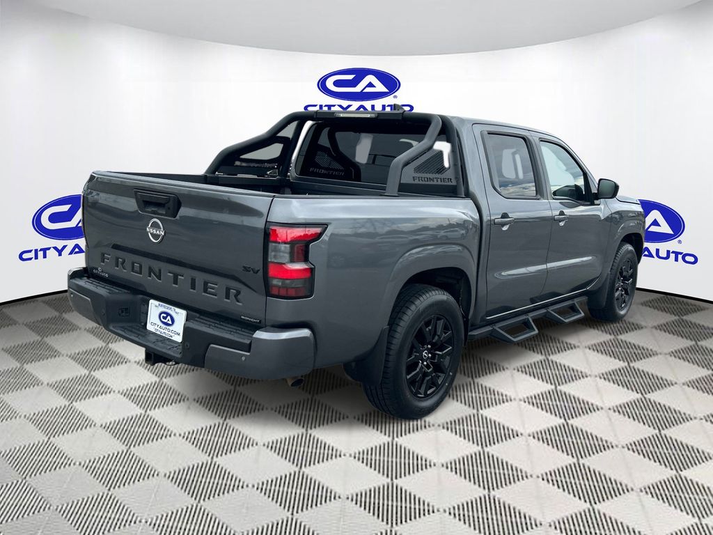 Vehicle photo 3