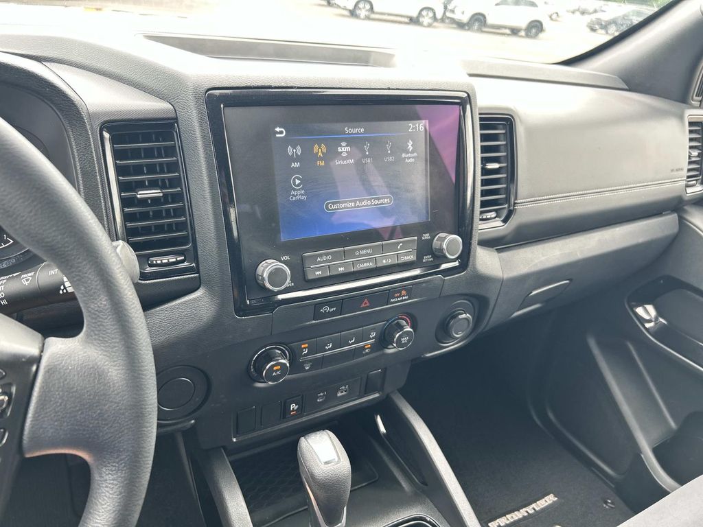 Vehicle photo 28