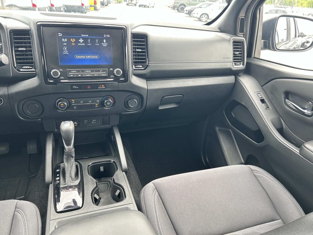 Vehicle photo 22