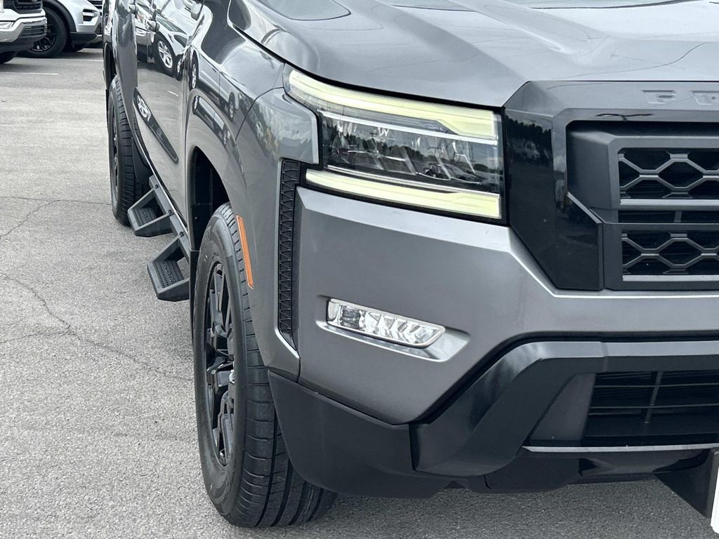 Vehicle photo 11