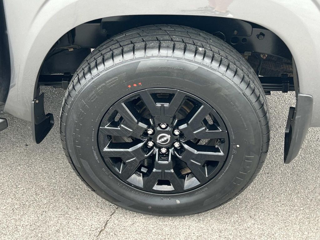 Vehicle photo 16